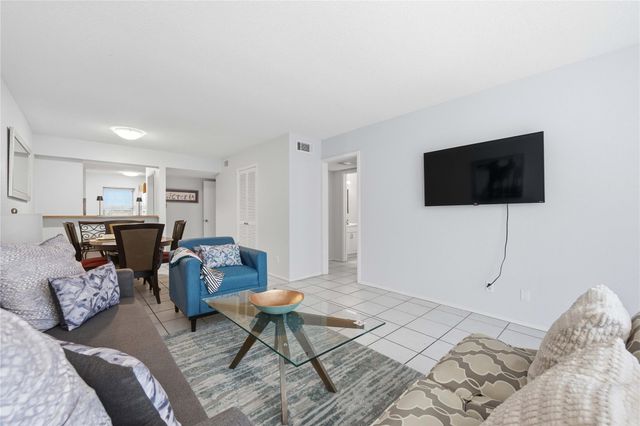 2425 Ashdale DR 90, Austin, TX 78757