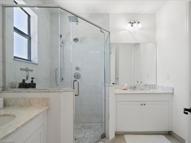 8812 Madrid CIR, Naples, FL 34104