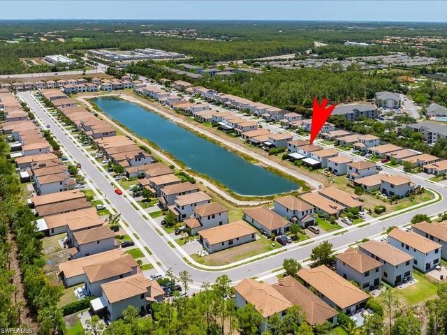 8812 Madrid CIR, Naples, FL 34104