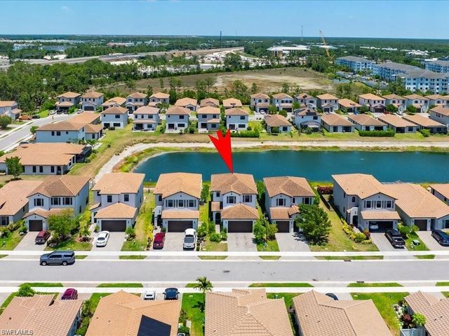 8812 Madrid CIR, Naples, FL 34104