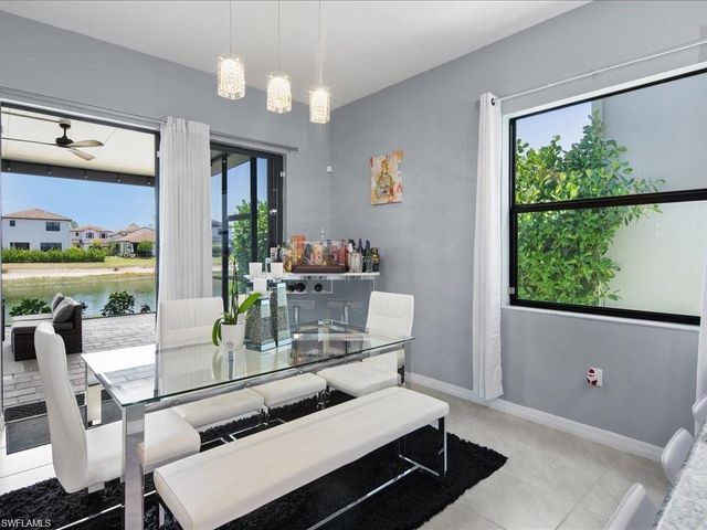 8812 Madrid CIR, Naples, FL 34104