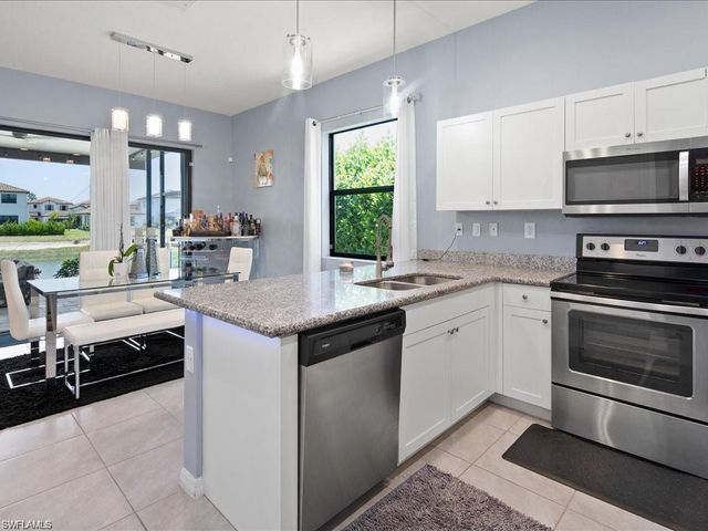 8812 Madrid CIR, Naples, FL 34104