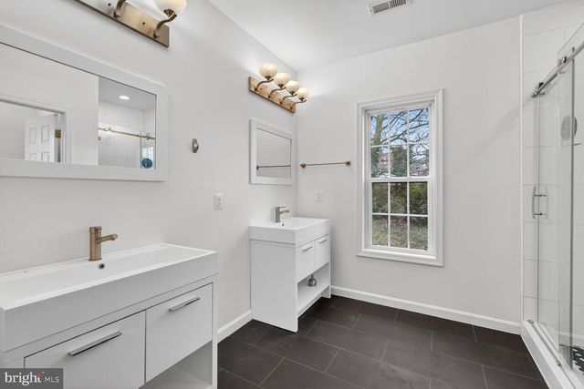 1242 ANACOSTIA RD SE, Washington, DC 20019