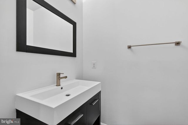 1242 ANACOSTIA RD SE, Washington, DC 20019