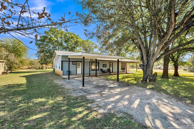 470 Rutledge, Poteet, TX 78065