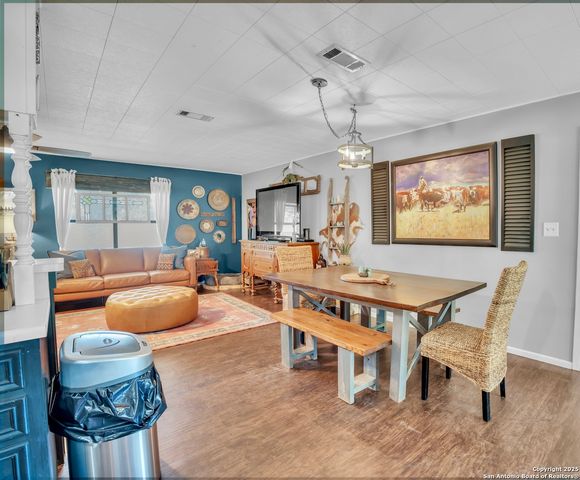 470 Rutledge, Poteet, TX 78065