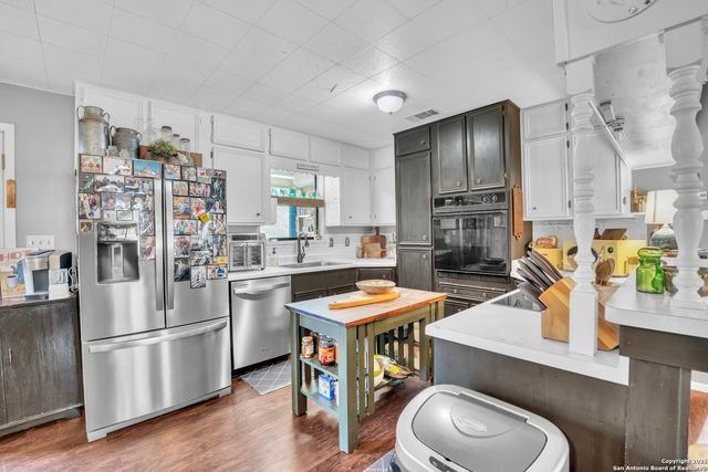 470 Rutledge, Poteet, TX 78065