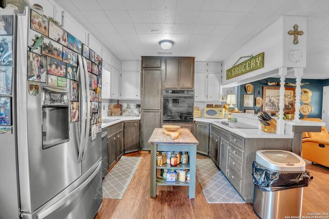 470 Rutledge, Poteet, TX 78065