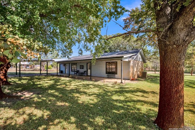 470 Rutledge, Poteet, TX 78065