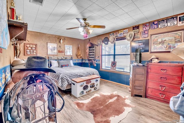 470 Rutledge, Poteet, TX 78065