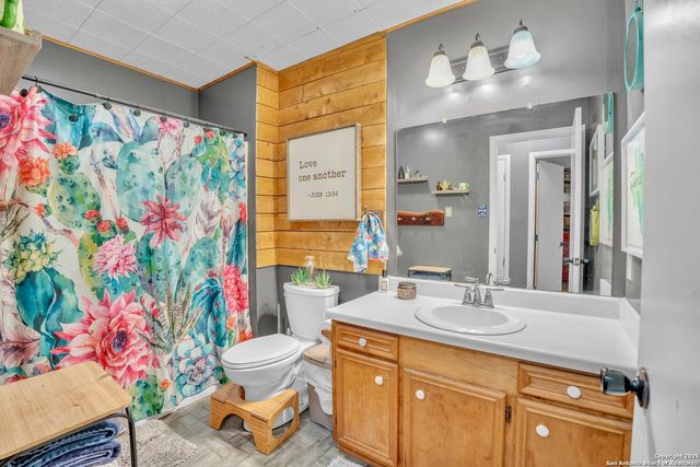 470 Rutledge, Poteet, TX 78065