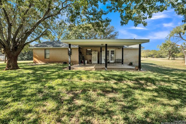 470 Rutledge, Poteet, TX 78065