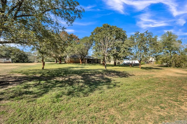 470 Rutledge, Poteet, TX 78065