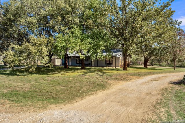 470 Rutledge, Poteet, TX 78065
