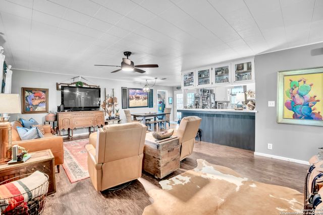 470 Rutledge, Poteet, TX 78065