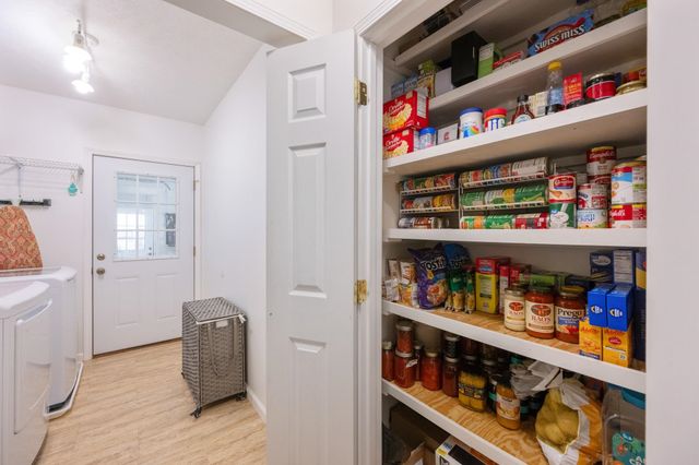 198 YARBRO HARBOR DR, Decaturville, TN 38329