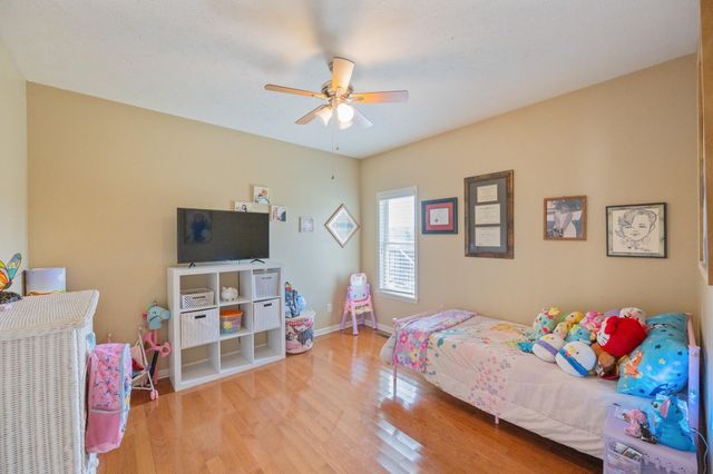 198 YARBRO HARBOR DR, Decaturville, TN 38329