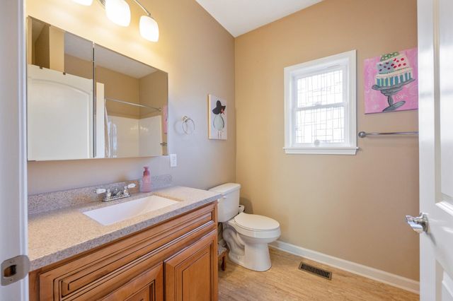 198 YARBRO HARBOR DR, Decaturville, TN 38329