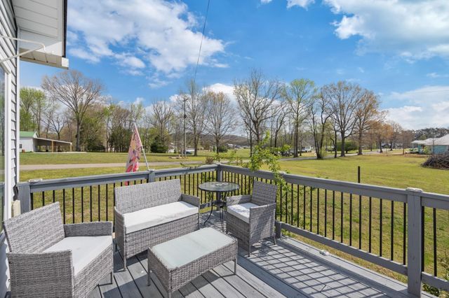 198 YARBRO HARBOR DR, Decaturville, TN 38329