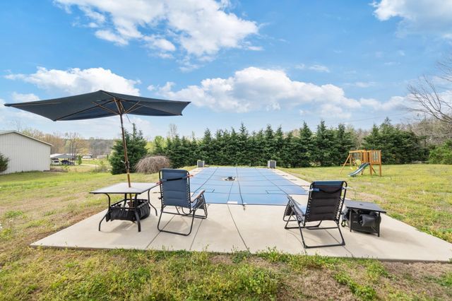198 YARBRO HARBOR DR, Decaturville, TN 38329
