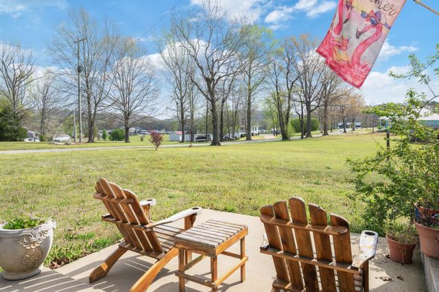 198 YARBRO HARBOR DR, Decaturville, TN 38329