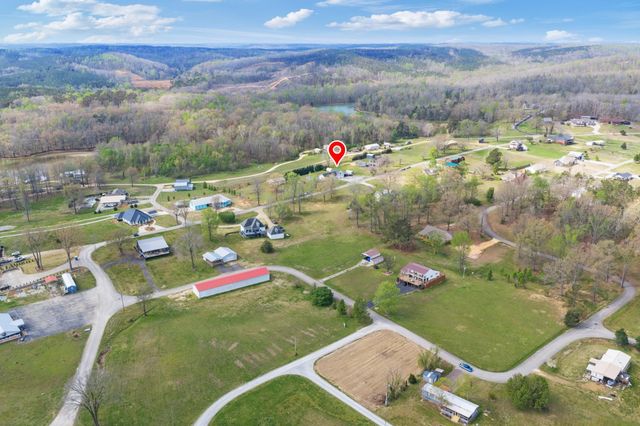 198 YARBRO HARBOR DR, Decaturville, TN 38329