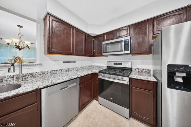 702 Porter Way West, Bridgewater Twp., NJ 08807