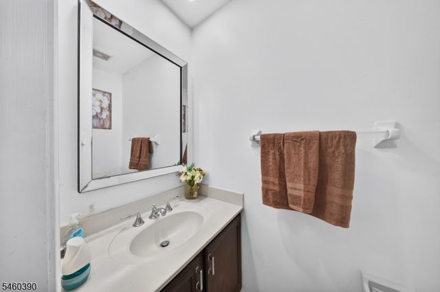 702 Porter Way West, Bridgewater Twp., NJ 08807