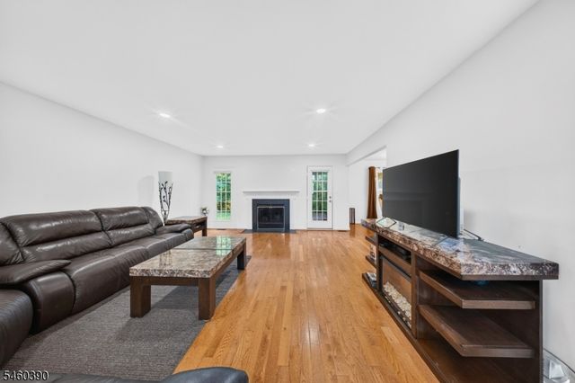 702 Porter Way West, Bridgewater Twp., NJ 08807