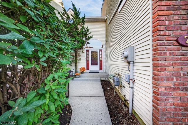 702 Porter Way West, Bridgewater Twp., NJ 08807