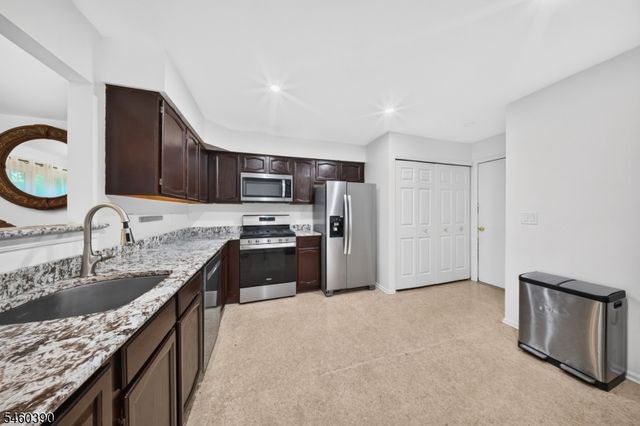 702 Porter Way West, Bridgewater Twp., NJ 08807