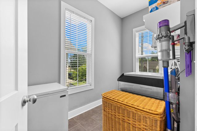 911 Cahal Ave, Nashville, TN 37206