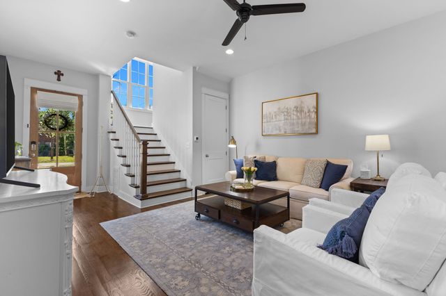 911 Cahal Ave, Nashville, TN 37206