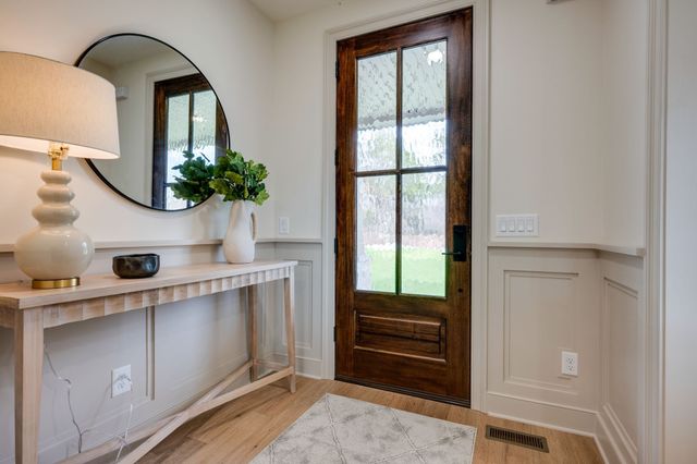 924 Hafner Road, Charlotte, TN 37036