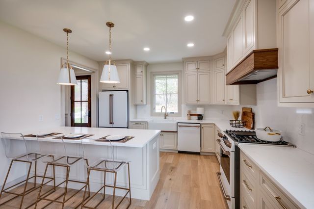 924 Hafner Road, Charlotte, TN 37036