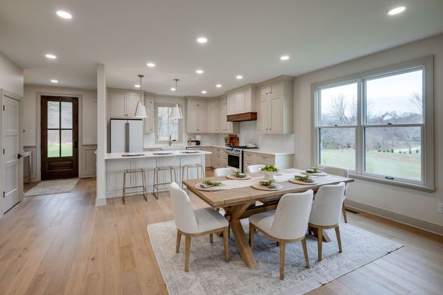 924 Hafner Road, Charlotte, TN 37036