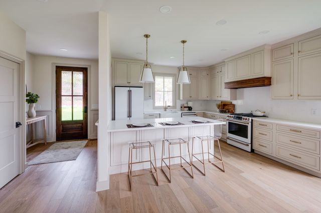 924 Hafner Road, Charlotte, TN 37036