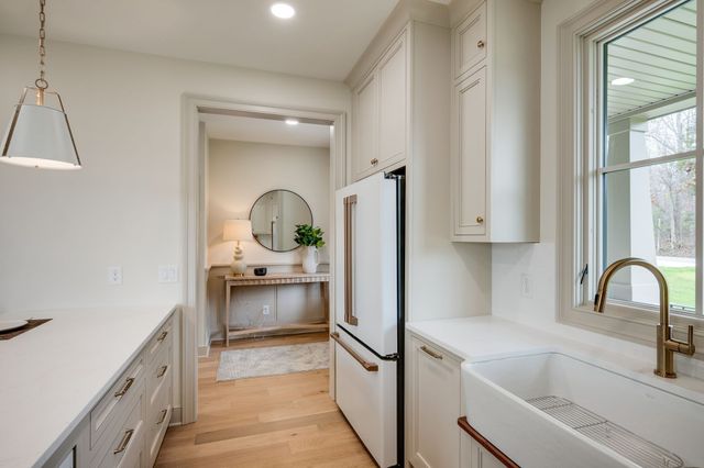 924 Hafner Road, Charlotte, TN 37036