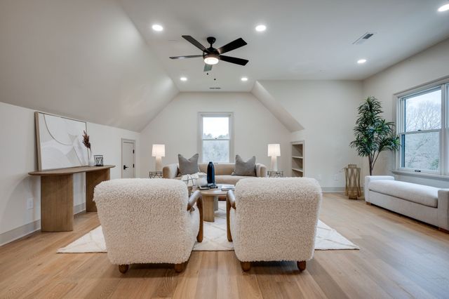 924 Hafner Road, Charlotte, TN 37036