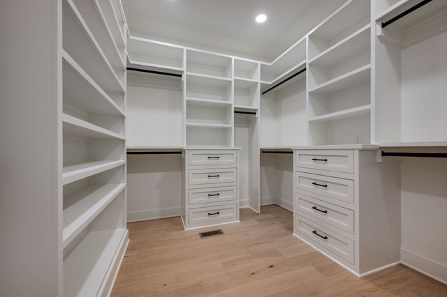 924 Hafner Road, Charlotte, TN 37036