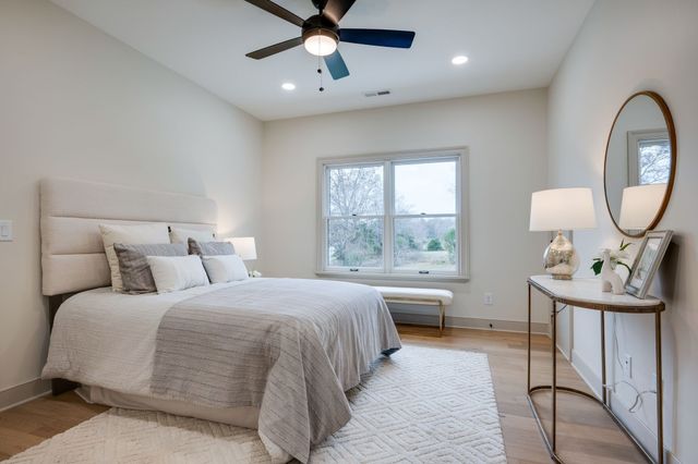 924 Hafner Road, Charlotte, TN 37036