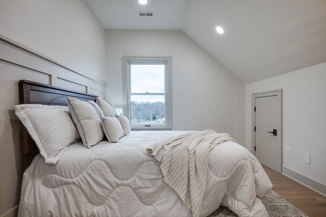 924 Hafner Road, Charlotte, TN 37036