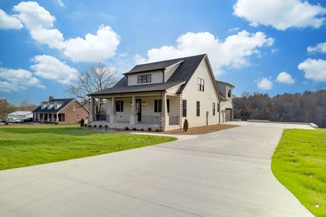 924 Hafner Road, Charlotte, TN 37036