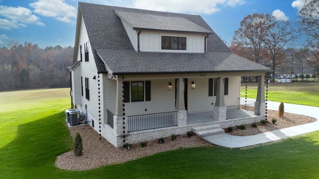 924 Hafner Road, Charlotte, TN 37036