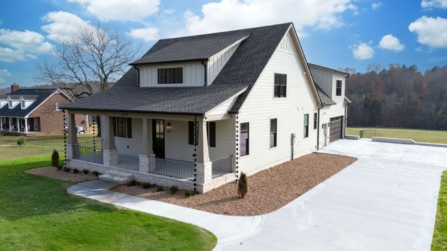 924 Hafner Road, Charlotte, TN 37036