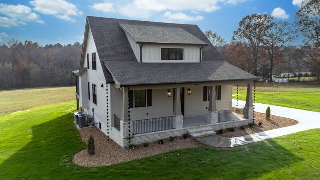 924 Hafner Road, Charlotte, TN 37036