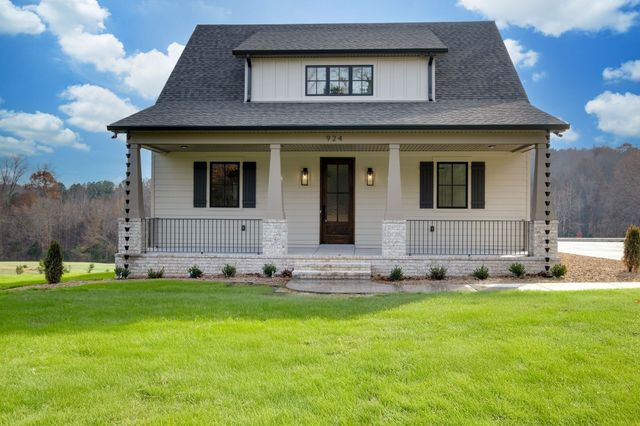 924 Hafner Road, Charlotte, TN 37036
