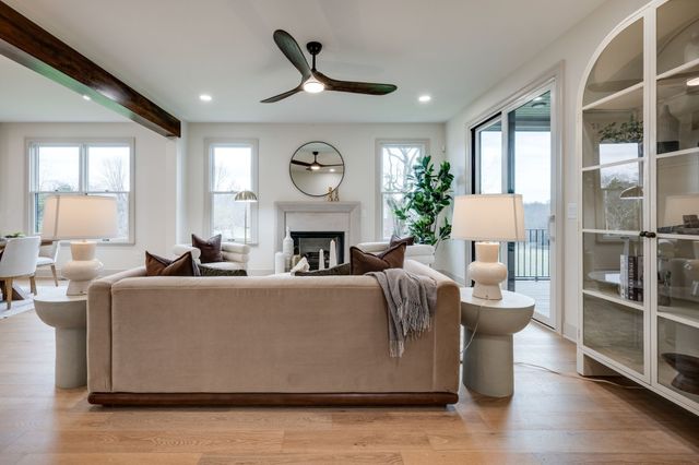 924 Hafner Road, Charlotte, TN 37036