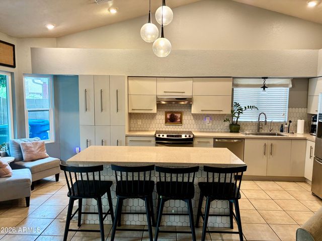 3843 E TIERRA BUENA Lane, Phoenix, AZ 85032