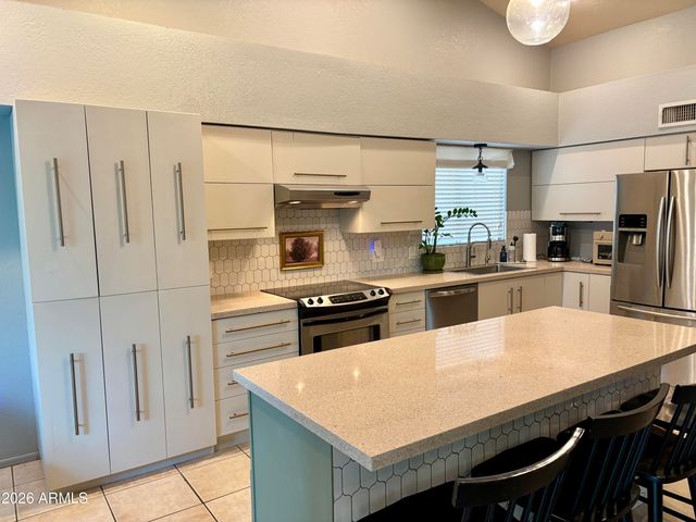 3843 E TIERRA BUENA Lane, Phoenix, AZ 85032